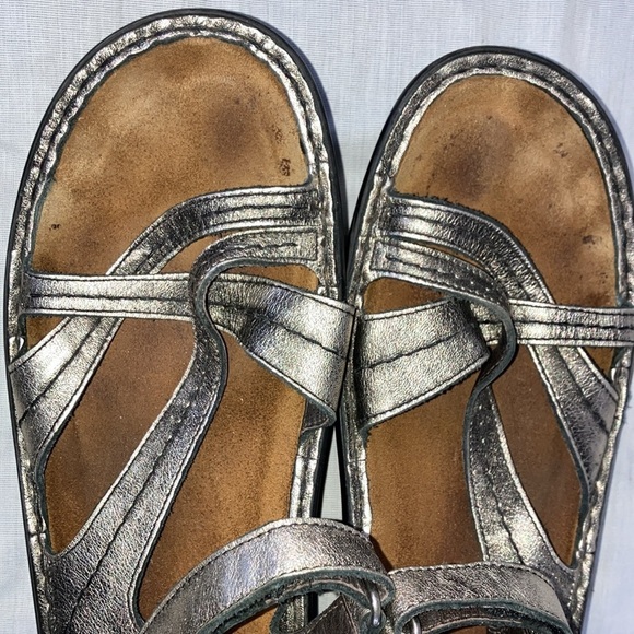 Naot size 41 sparkly bronze Sandals Velcro Ankle /toe Straps & Wedge sole - Picture 12 of 16